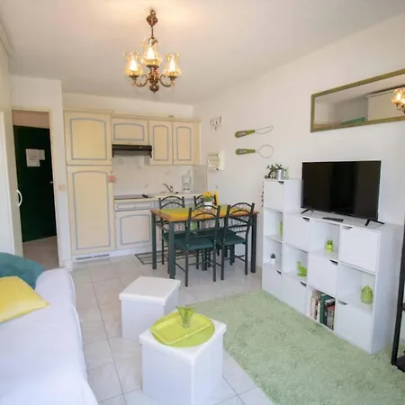Apartment Cocoon For 2 With Comfort Near The *
